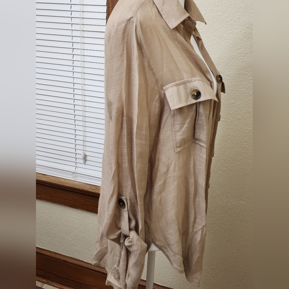 LIKE NEW! Oversized Long Sleeve Beige Blouse by Buckle~ Size XS - Picture 7 of 10